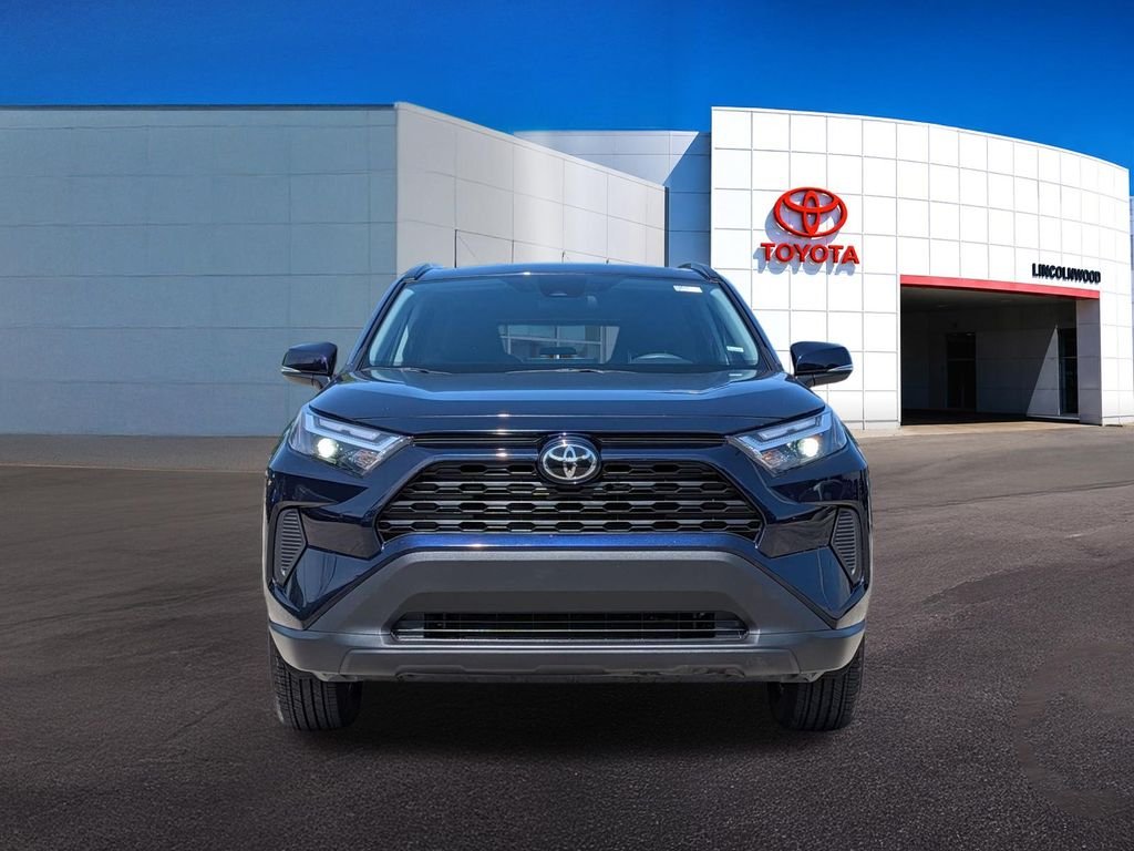 Used 2025  Toyota XLE image 4