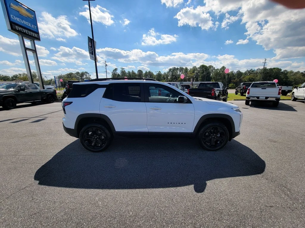 New 2027 Summit White Chevrolet LT image 7