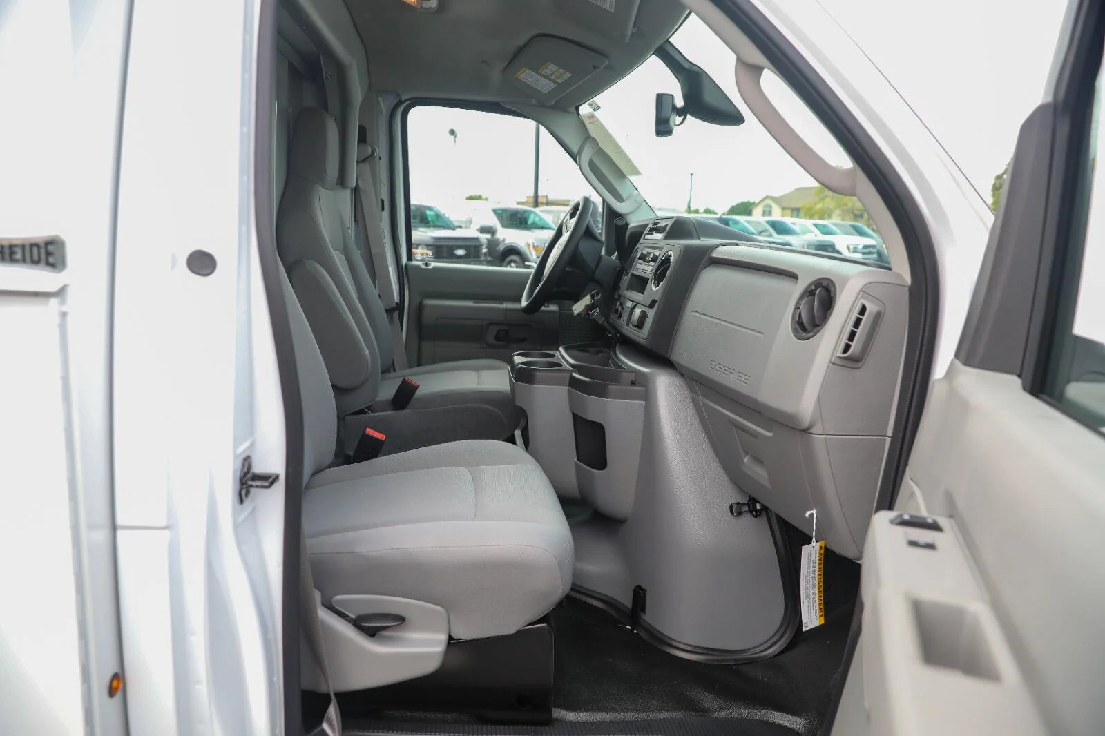 New 2027 Oxford White Ford E-350 SRW image 21