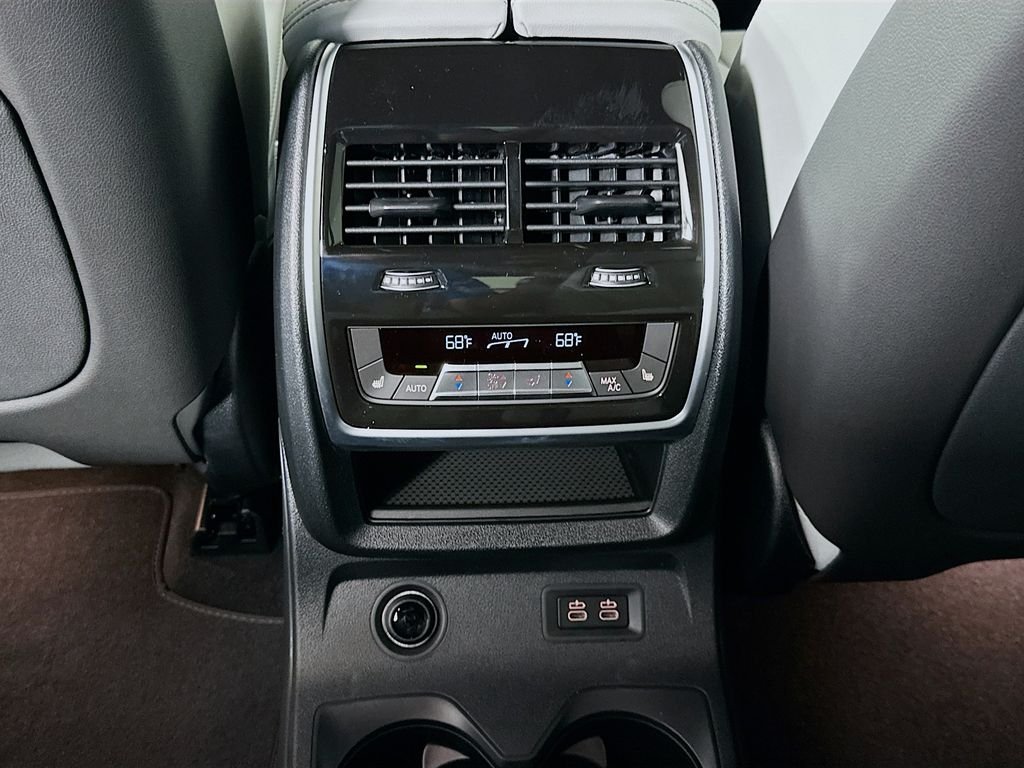 New 2027 Dravit Grey Metallic BMW xDrive40i image 18