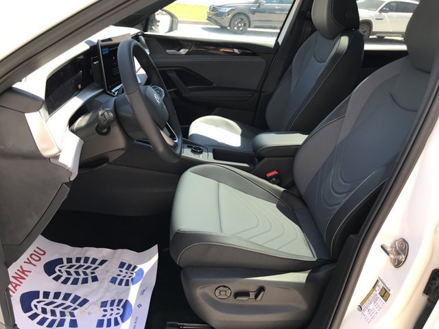 New 2026 Opal White Pearl Volkswagen SE R-Line Black image 23