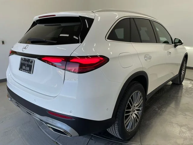 New 2026 Polar White Mercedes-Benz GLC 300 image 33
