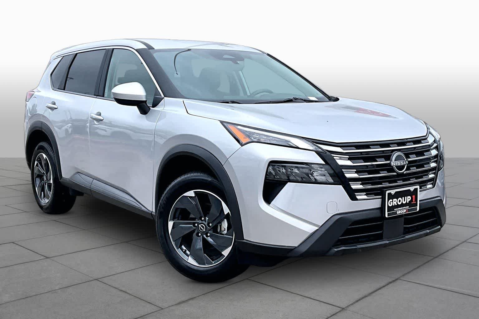 Used 2025 Brilliant Silver Metallic Nissan SV image 3