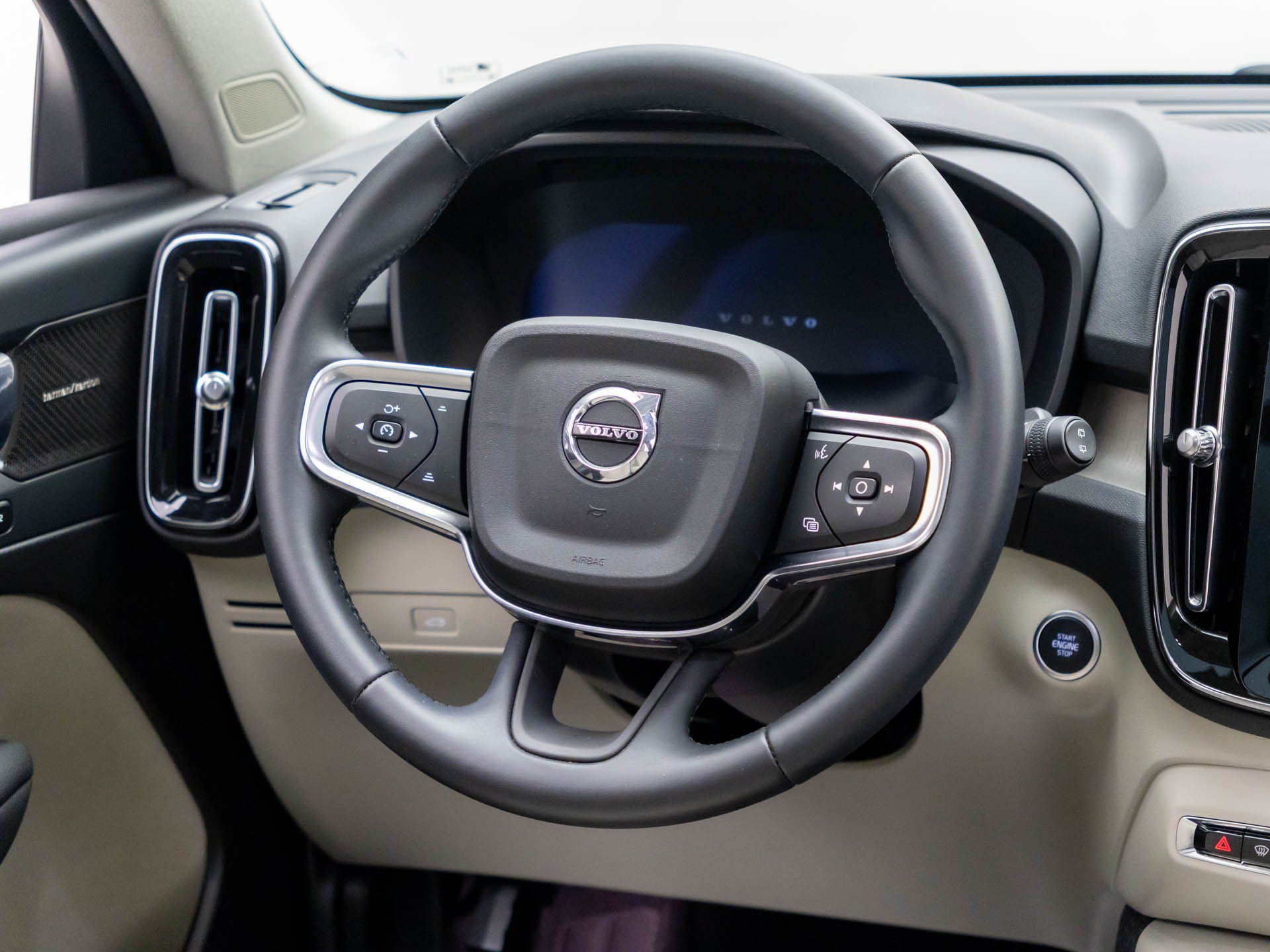 Used 2023 White Volvo Ultimate image 12