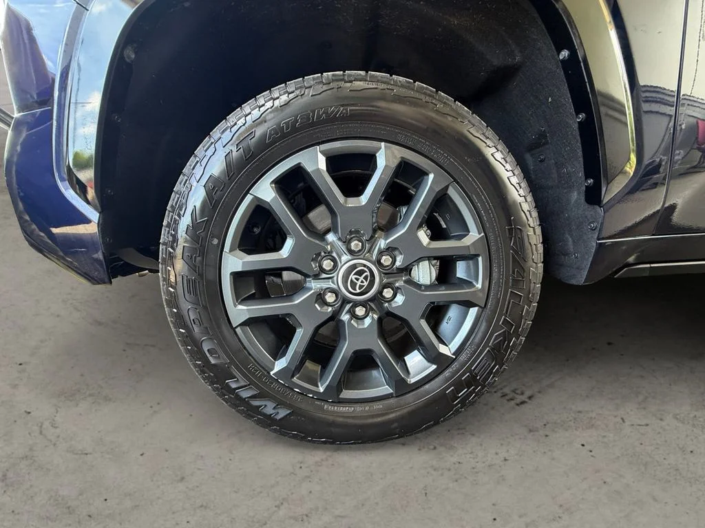 Used 2023  Toyota Platinum image 9