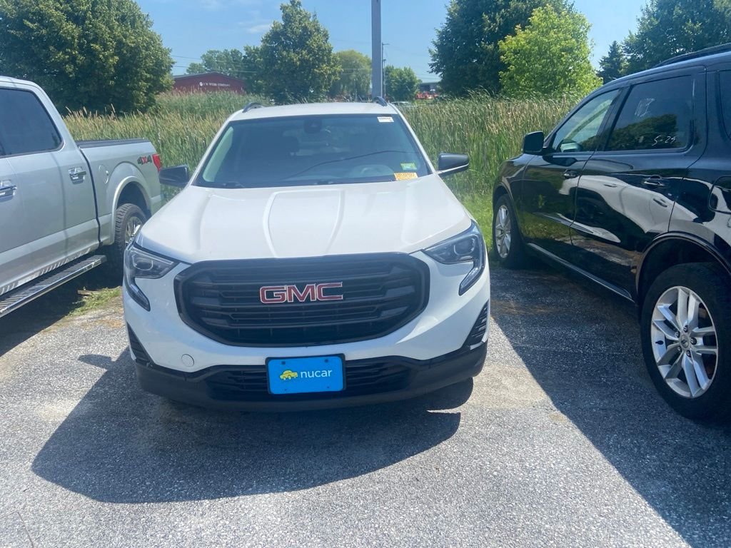 Used 2020 Summit White GMC SLE image 2