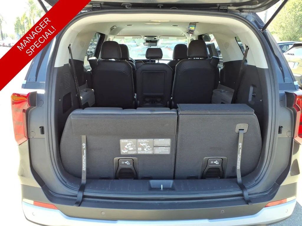 Used 2025 Gray Kia LXS image 7
