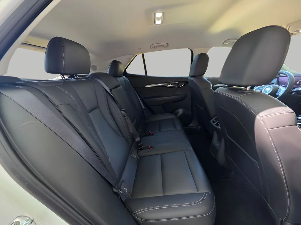Used 2024 White Frost Tricoat Buick Preferred image 7