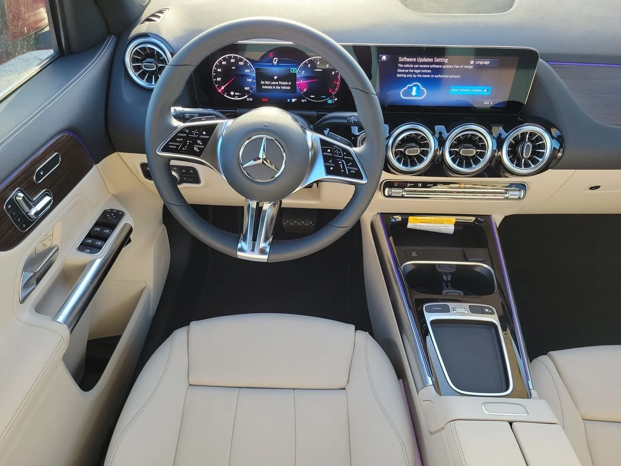 New 2026 MANUFAKTUR Patagonia Red Metallic Mercedes-Benz GLA 250 image 14