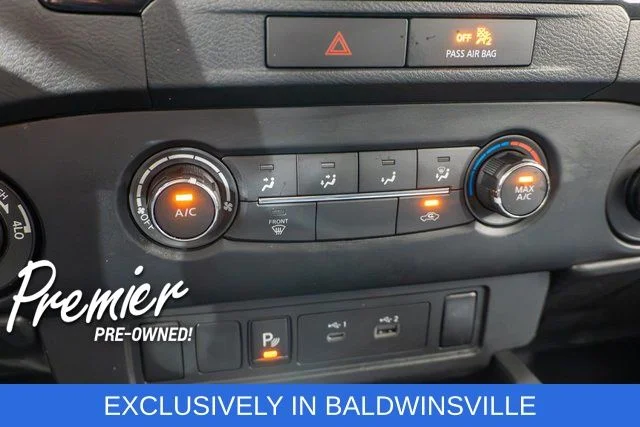 Used 2022 White Nissan S image 24