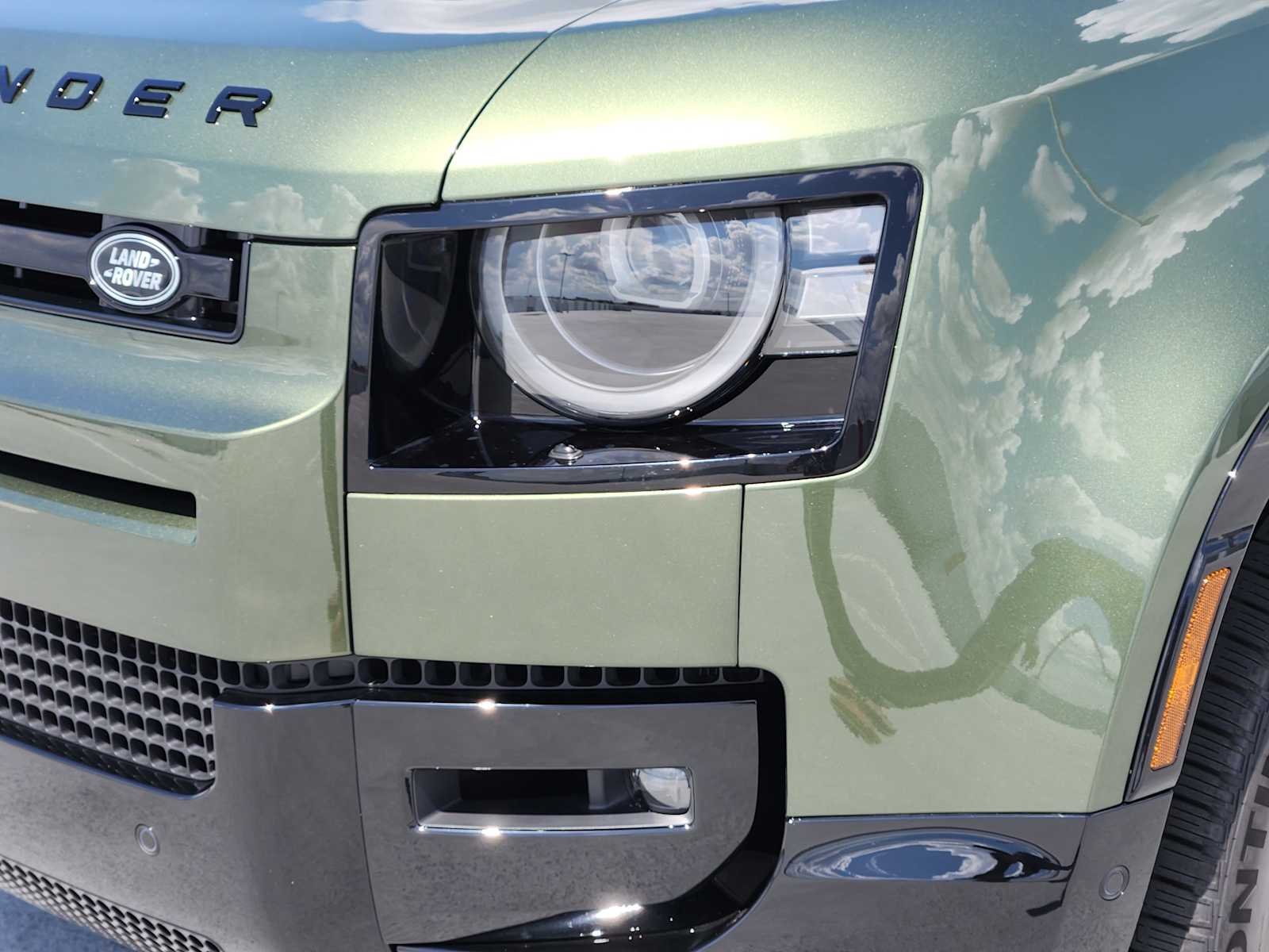 New 2026 Woolstone Green LAND ROVER X-Dynamic SE image 8