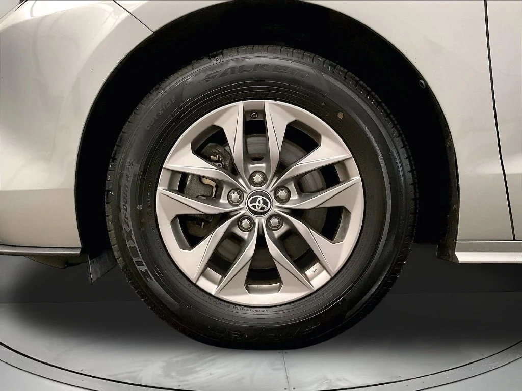 Used 2023 Silver Toyota XLE image 12