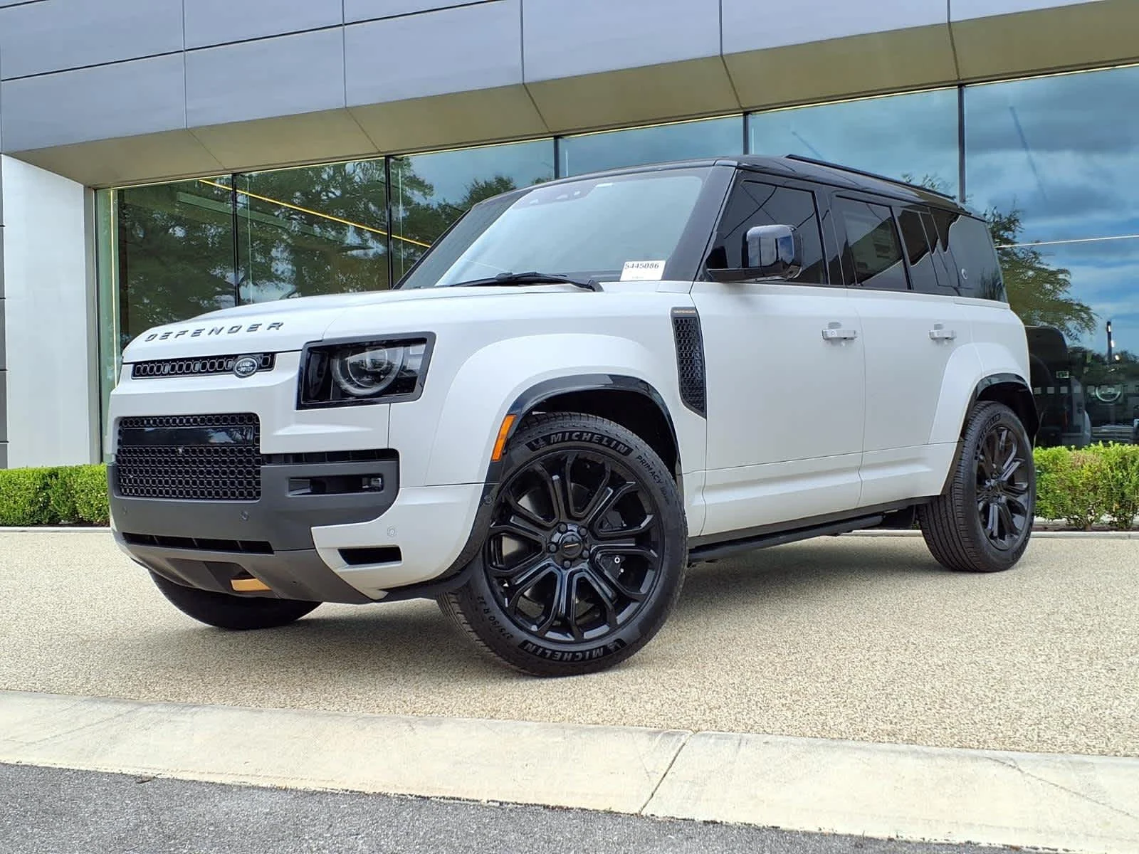 2026 Land Rover Defender 110 OCTA