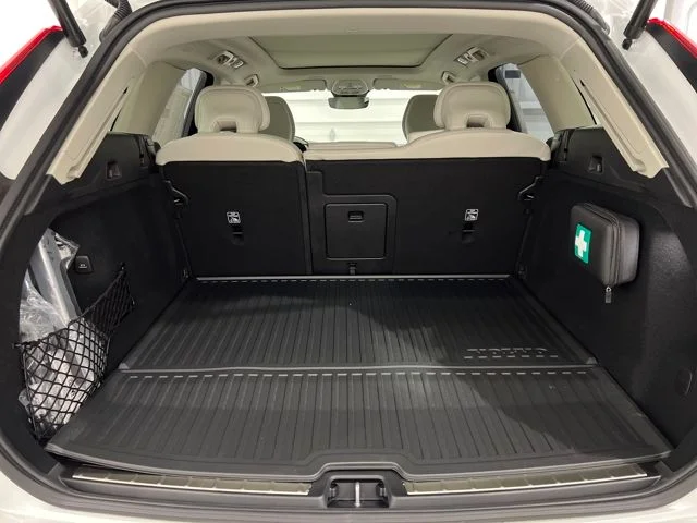 New 2026 Crystal White Volvo Ultra image 22