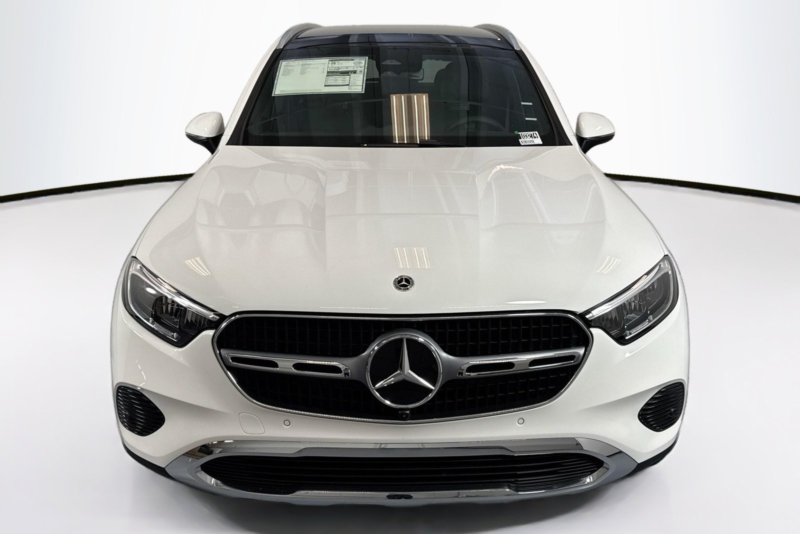 New 2026 Polar White Mercedes-Benz GLC 300 image 2
