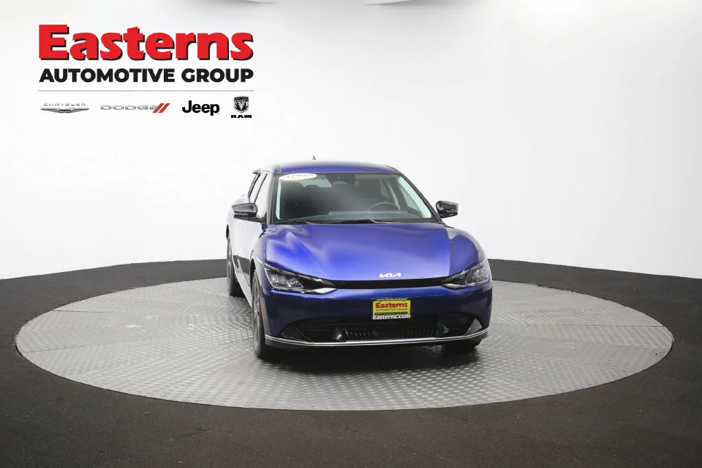 Used 2023 Blue Kia Wind image 53
