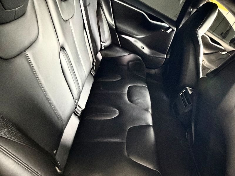 Used 2015 Gray Metallic Tesla 85D image 10