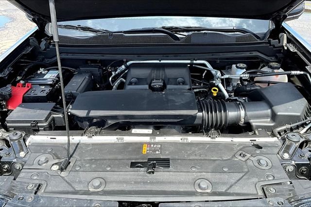 Used 2025 Black Chevrolet ZR2 image 30