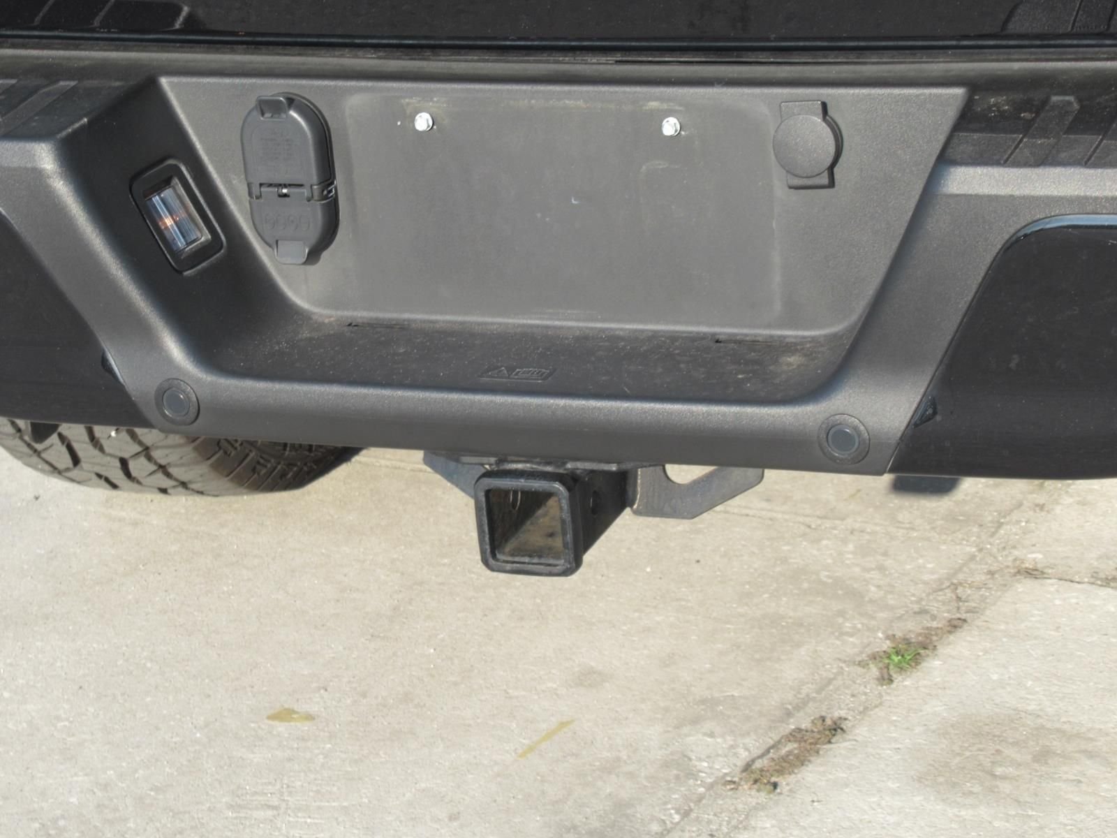 Used 2020 Black Ford XL image 10