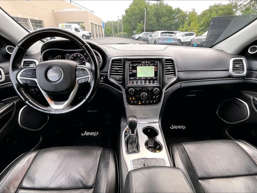 Used 2018 Billet Silver Metallic Clearcoat Jeep Summit image 21