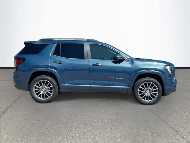 2027 GMC Terrain Denali - Photo 3