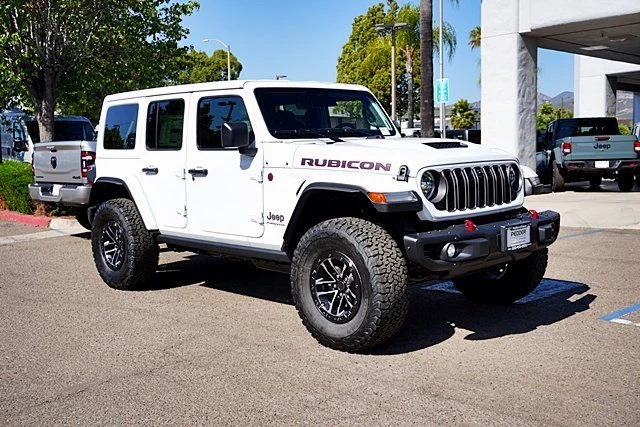 New 2026 Bright White Clear-Coat Exterior Paint Jeep Rubicon X image 5