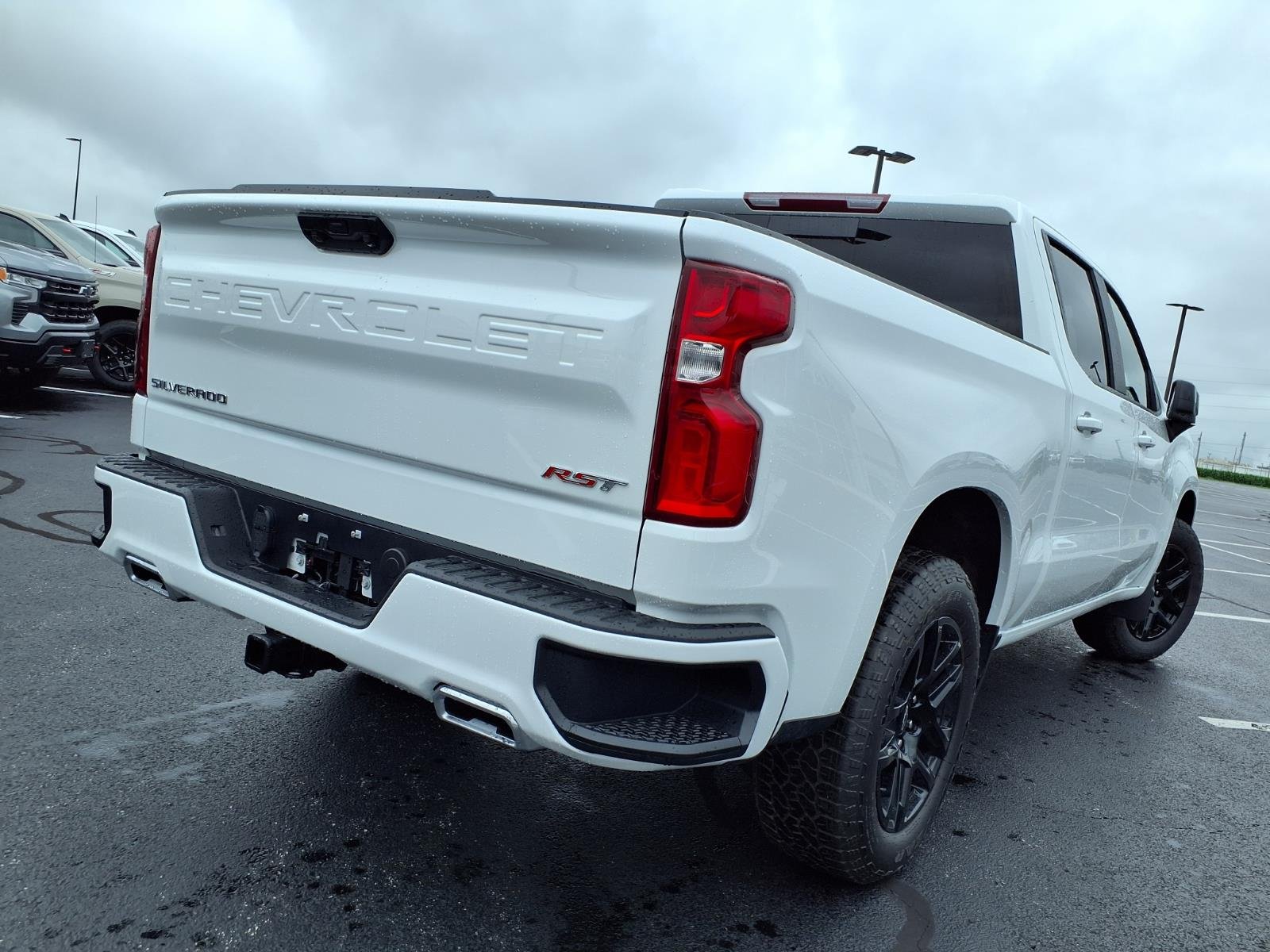 New 2026 Summit White Chevrolet RST image 24