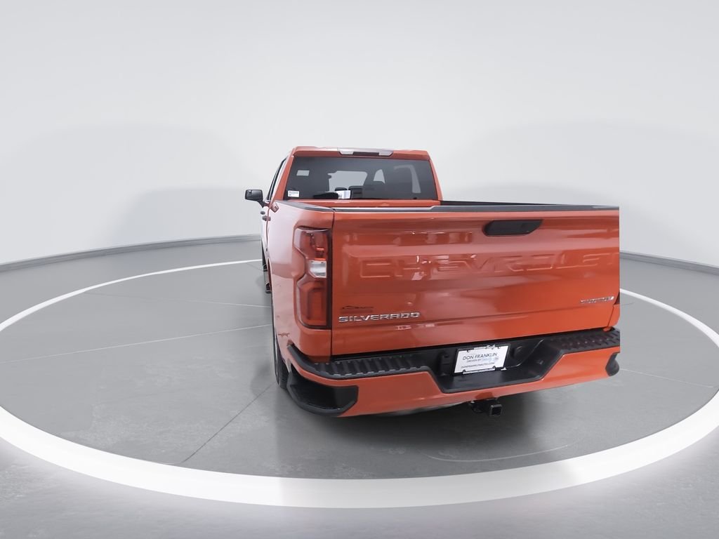 Used 2021 Red Chevrolet Custom image 6