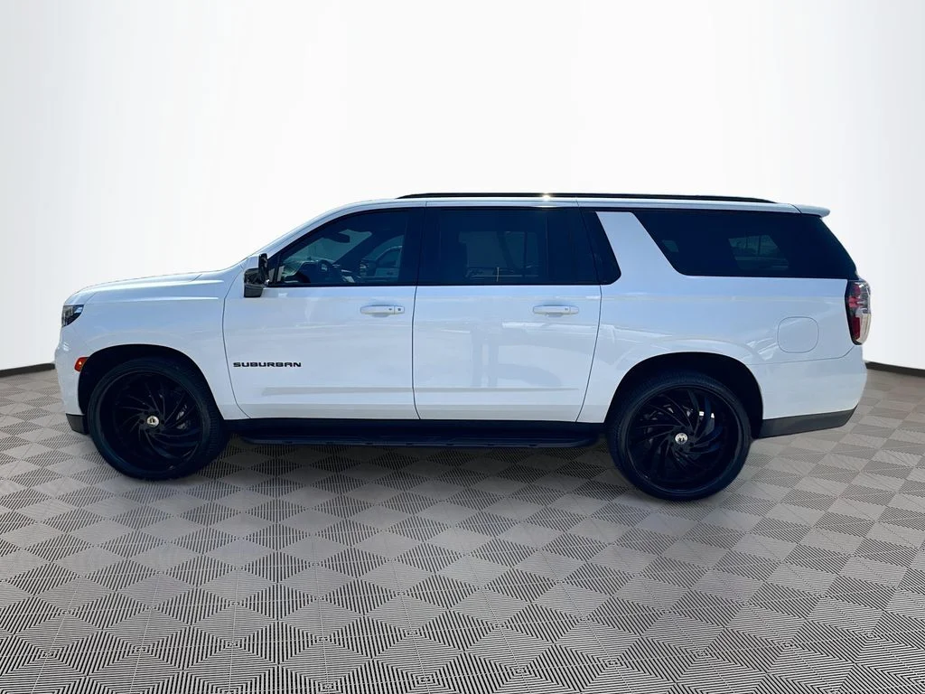 2022 Chevrolet Suburban RST - Photo 9