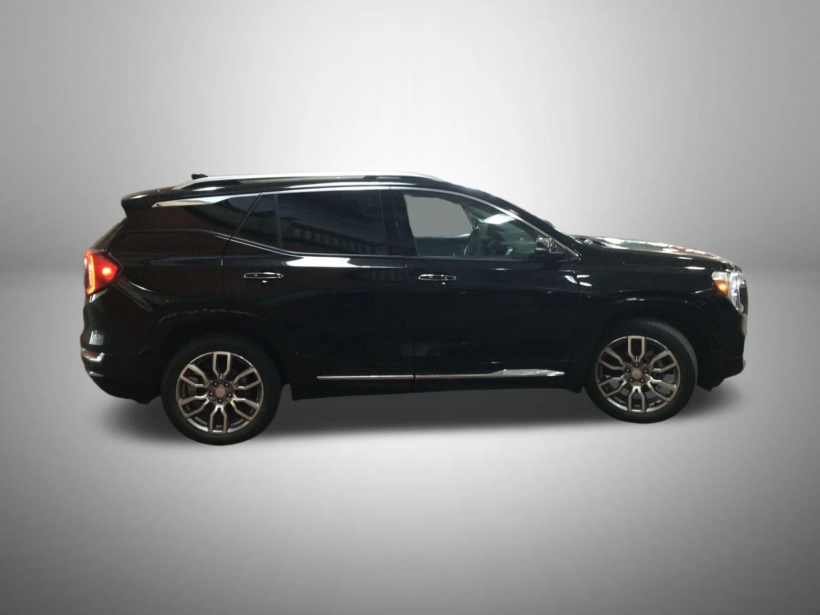 Used 2024 Black GMC Denali image 2