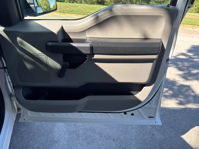 Used 2016 White Ford XL image 9