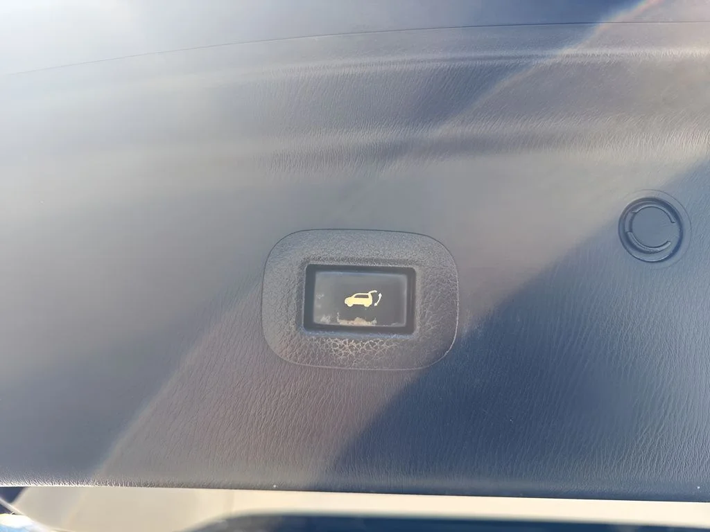 Used 2019 Blue Nissan SL image 35