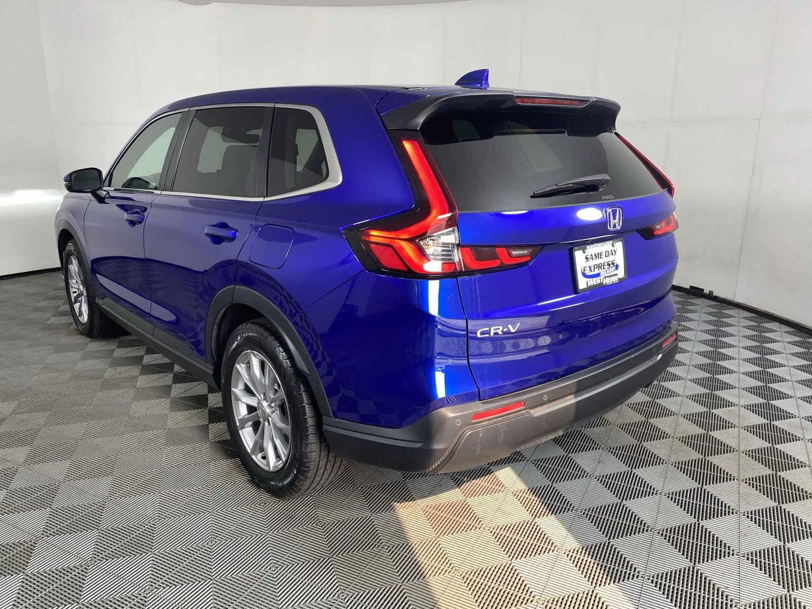 Used 2023 Still Night Pearl Honda EX-L image 5