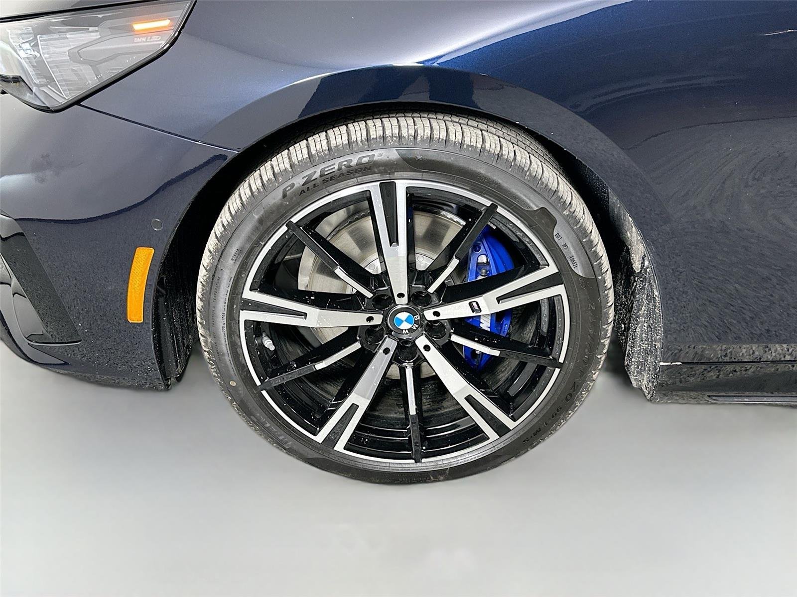 New 2026 Carbon Black Metallic BMW 530i xDrive image 33