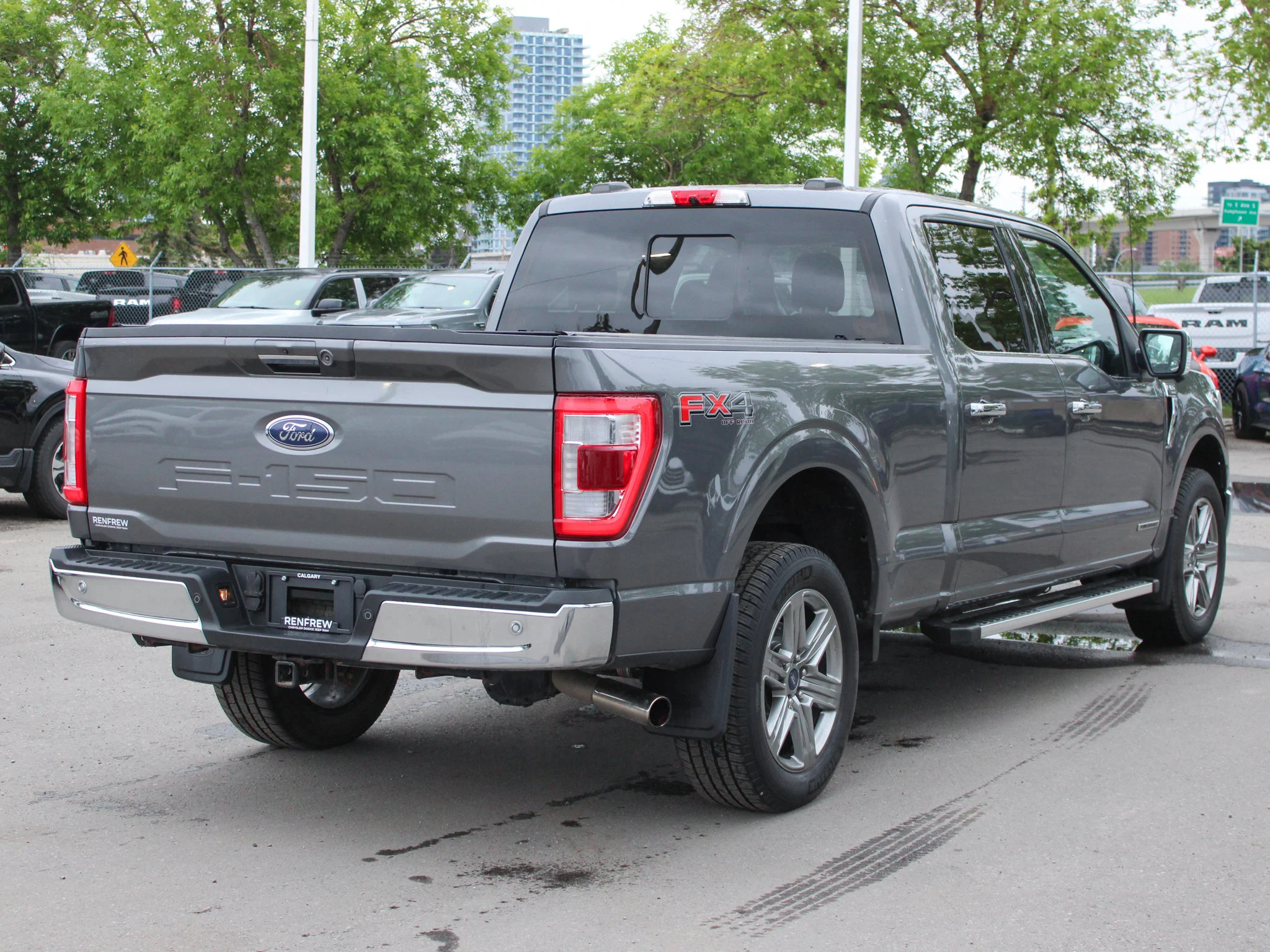 Used 2022 Grey Ford LARIAT * Hybrid V6 | 3M PPF | Remote Start | Adaptive Cruise | Tonneau Cover | Apple CarPlay image 18
