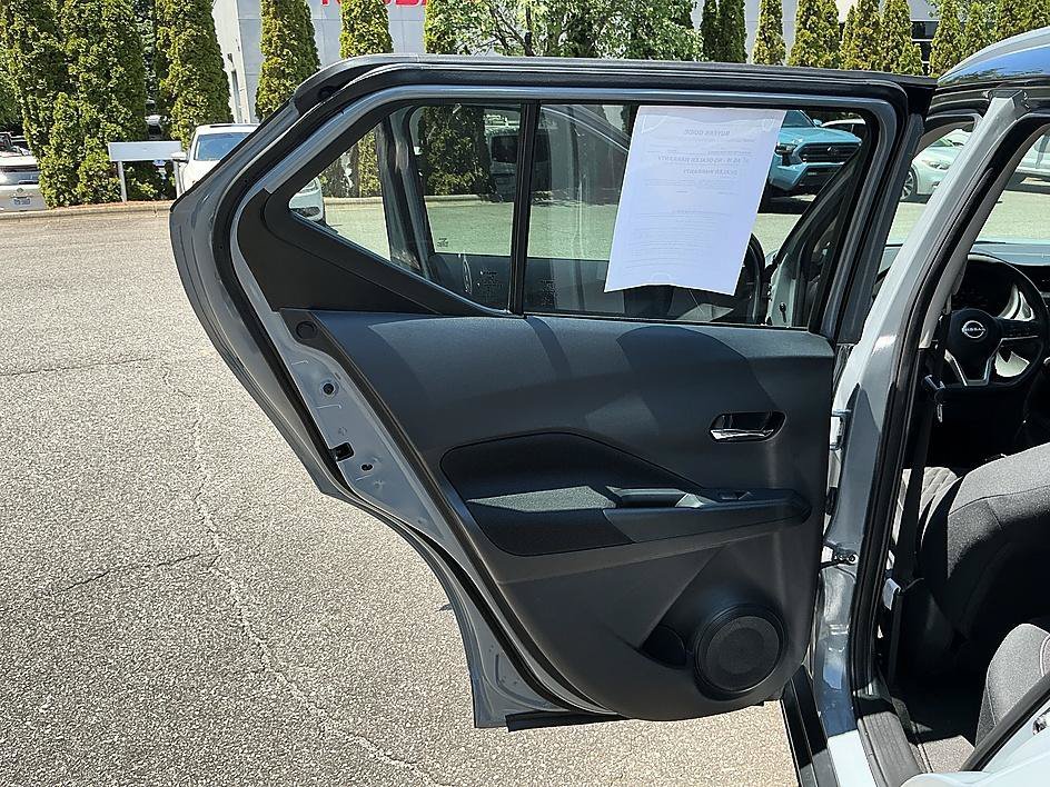 Used 2022 Gray/Super Black Nissan SV image 21