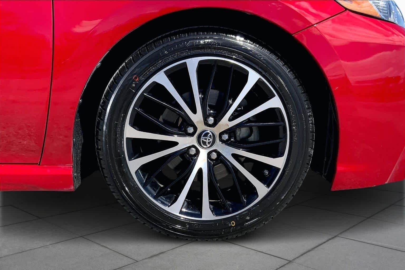 Used 2019 Supersonic Red Toyota SE image 11