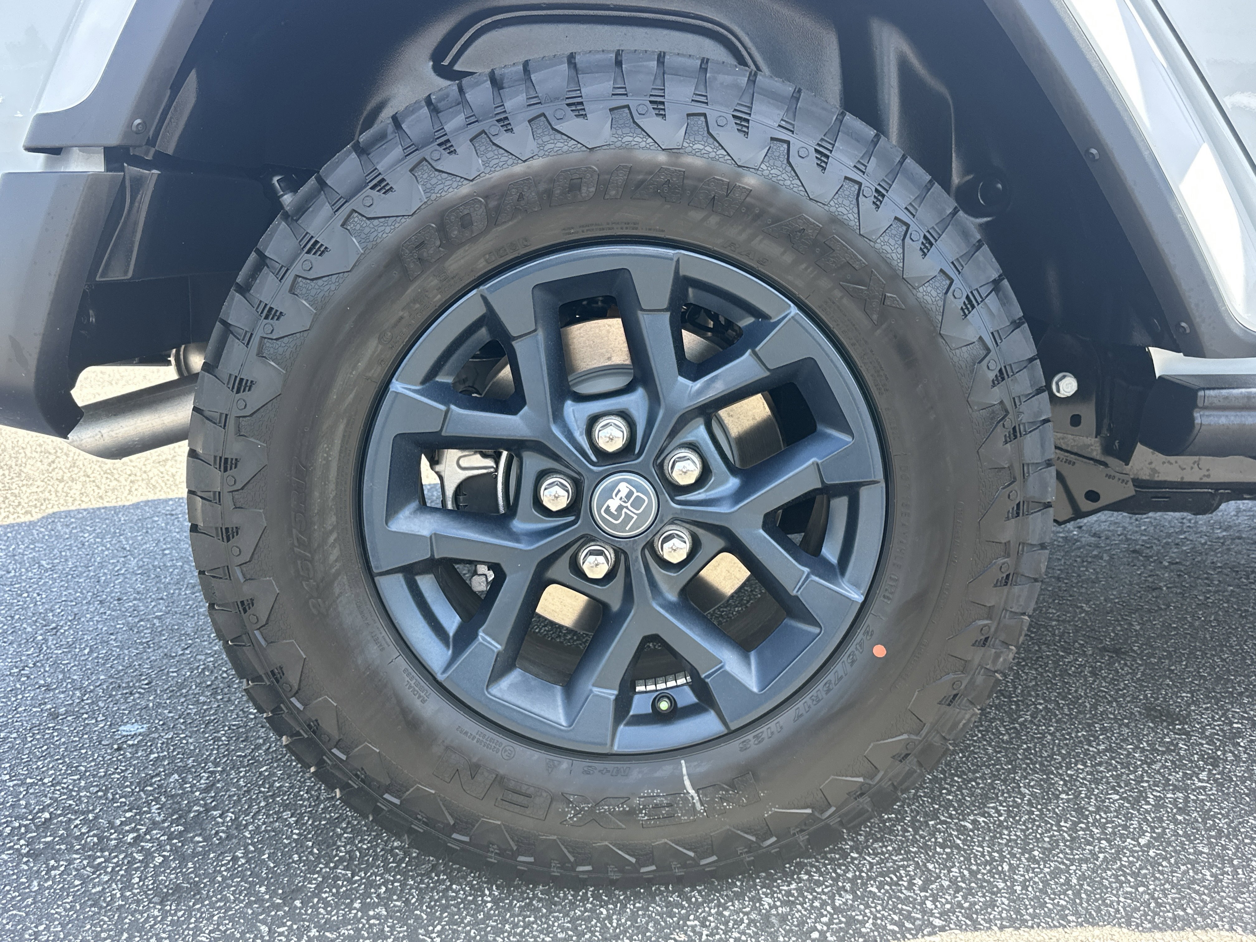 New 2026 Bright White Clear-Coat Exterior Paint Jeep 85th Anniversary image 18