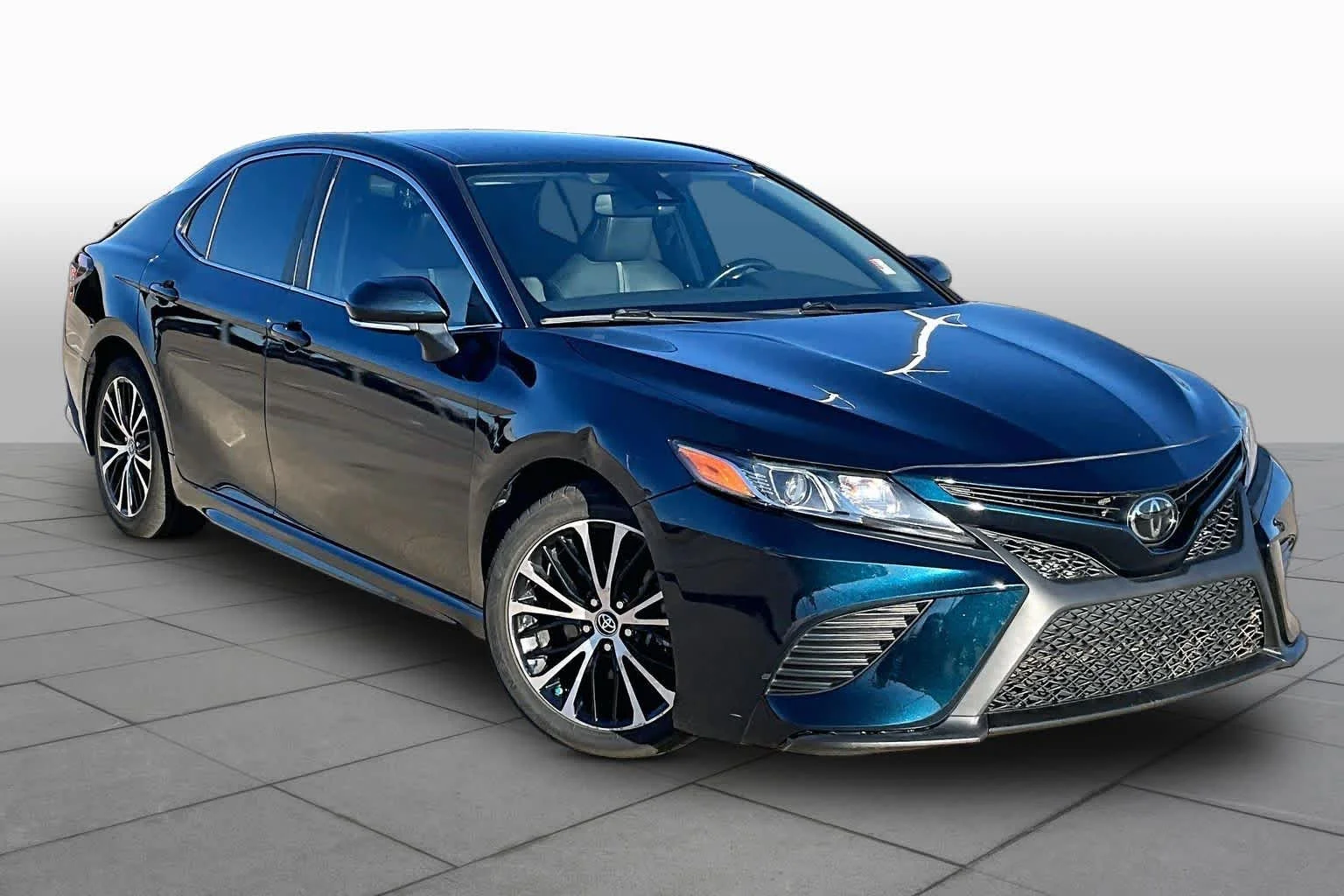 Used 2019 Galactic Aqua Mica Toyota SE image 2