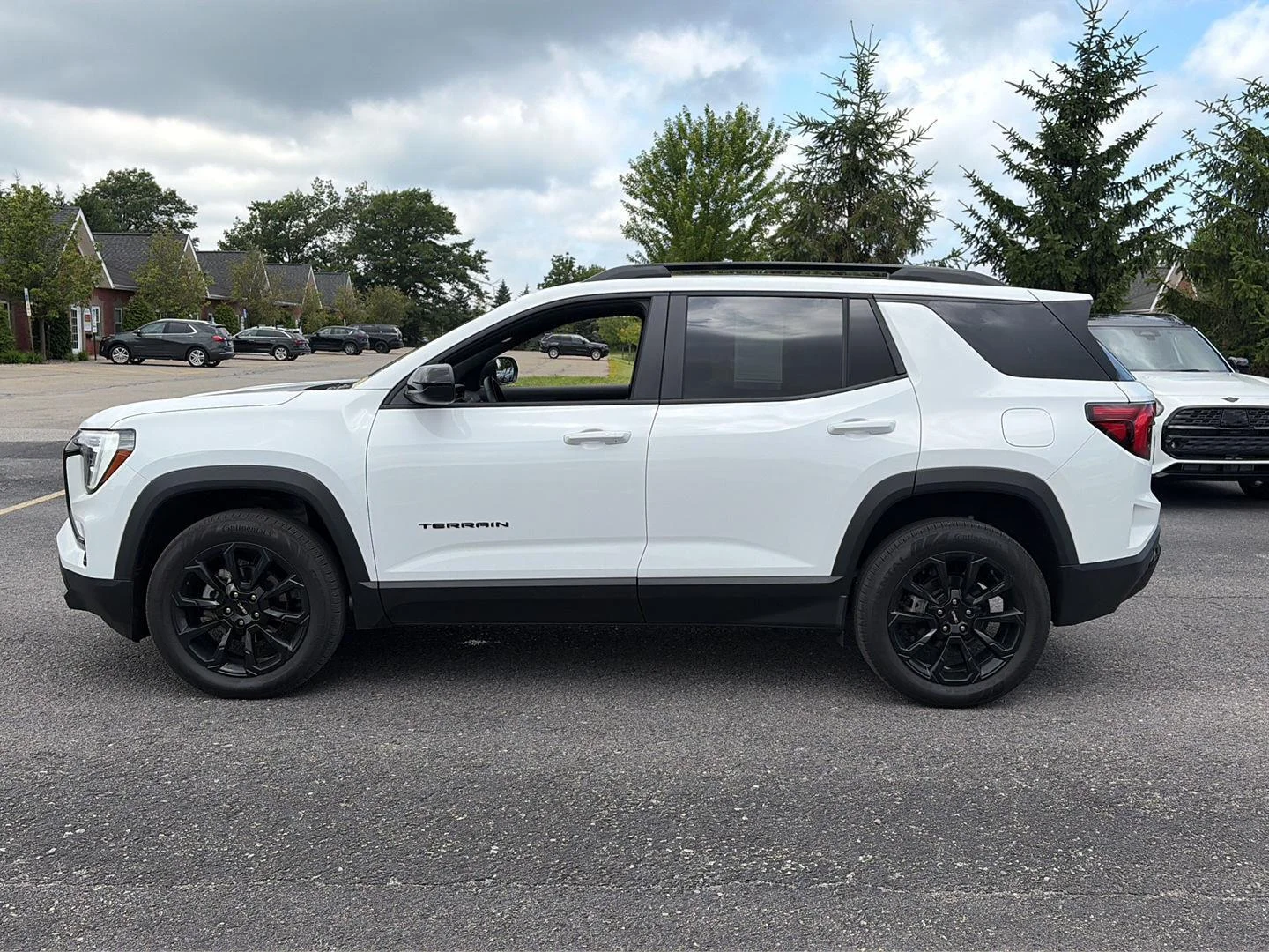 Used 2026 Summit White GMC AWD Elevation image 7