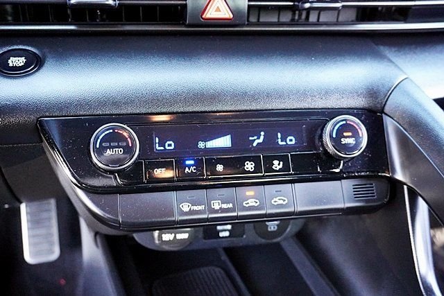 Used 2025 Gray Hyundai SEL Sport image 25