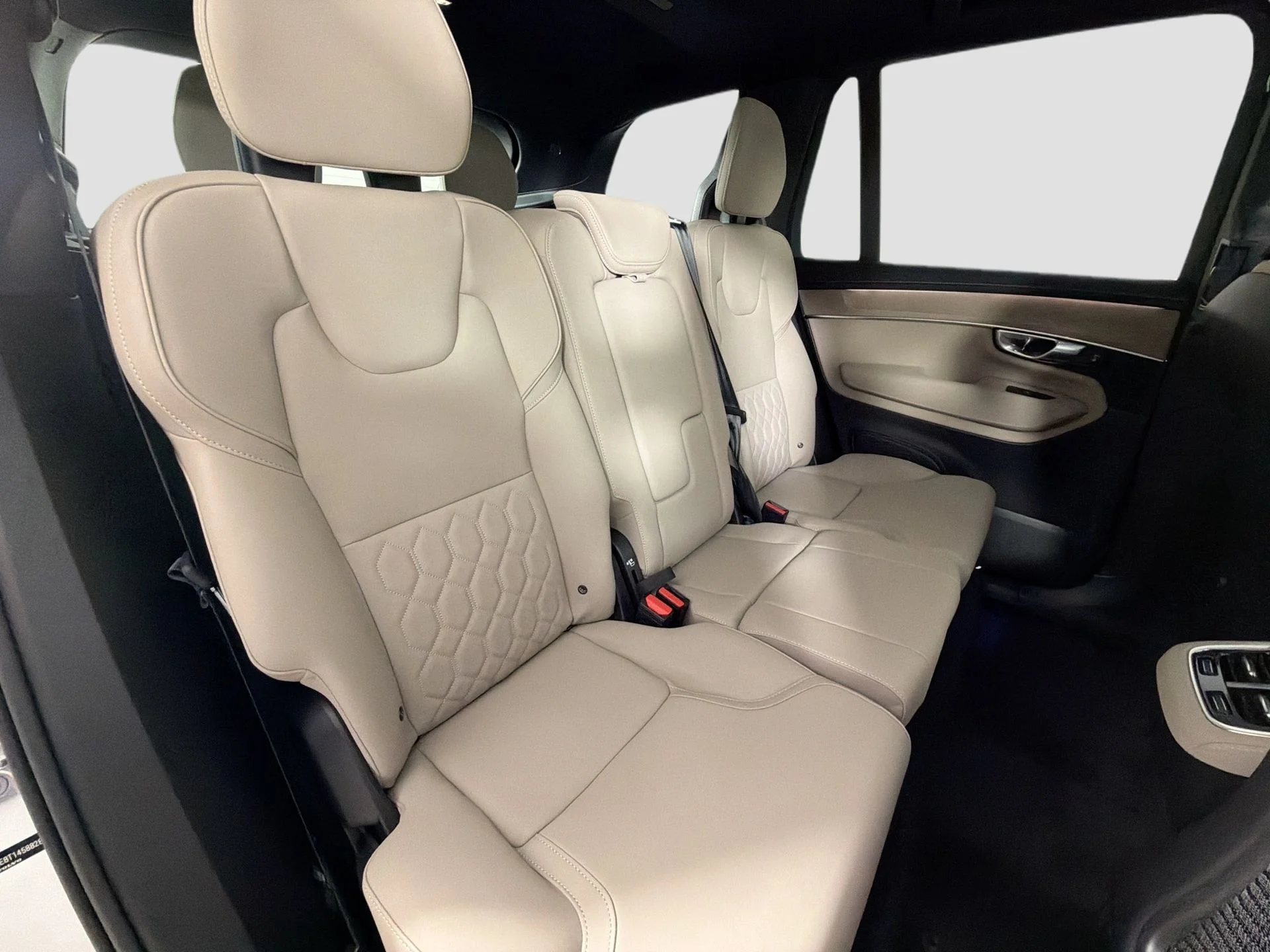New 2026 Crystal White Volvo Plus image 28