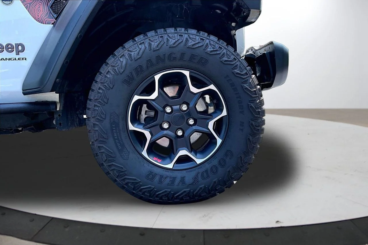 Used 2023 White Jeep Rubicon image 33