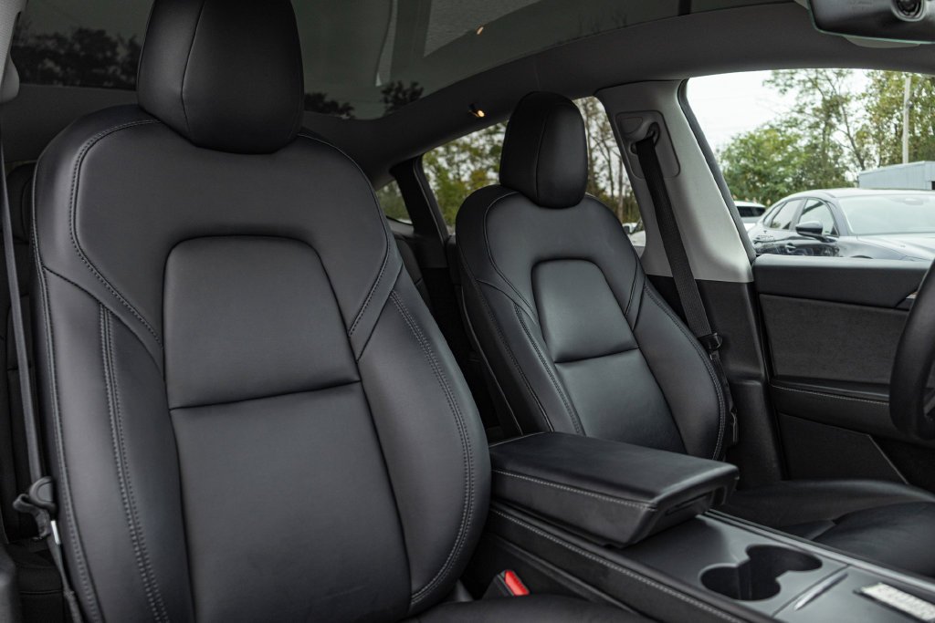 Used 2023  Tesla Long Range image 32