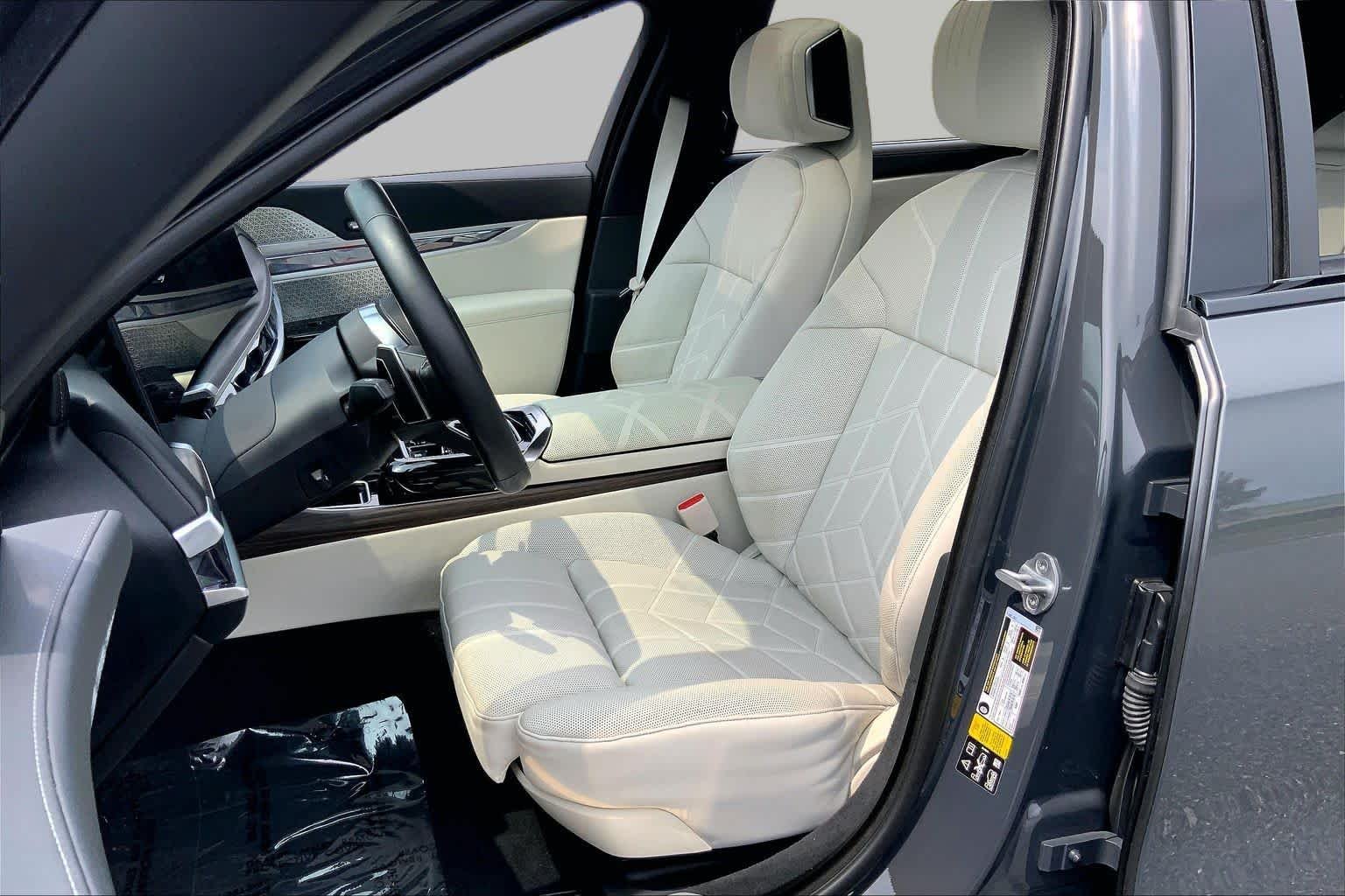 Certified Pre-Owned 2023 BMW 760i 760i XDrive