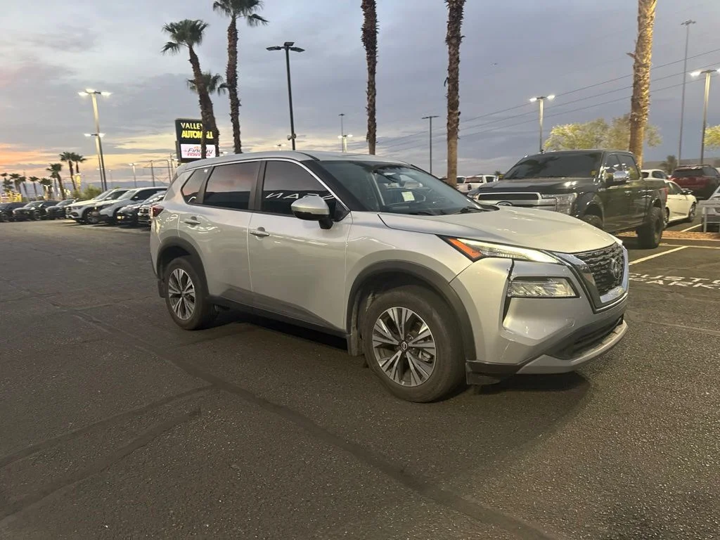Used 2022 Silver Nissan SV image 5