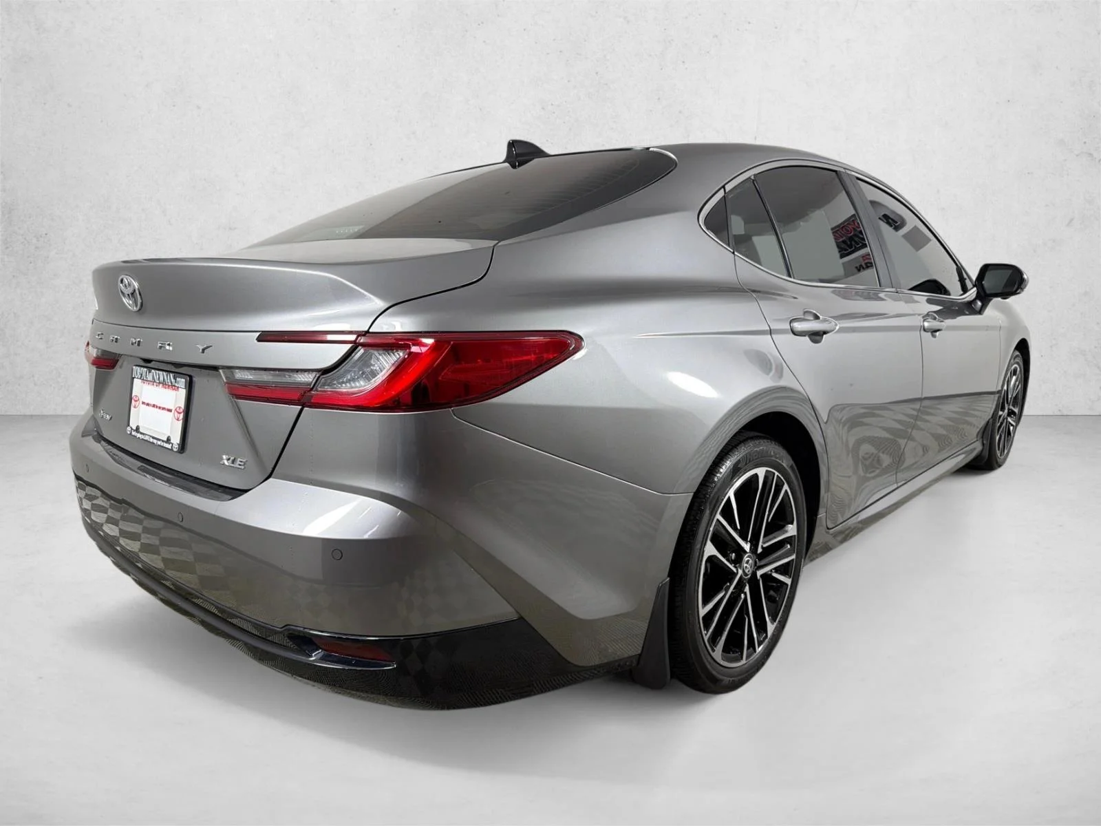Used 2025 Silver Toyota LE image 4