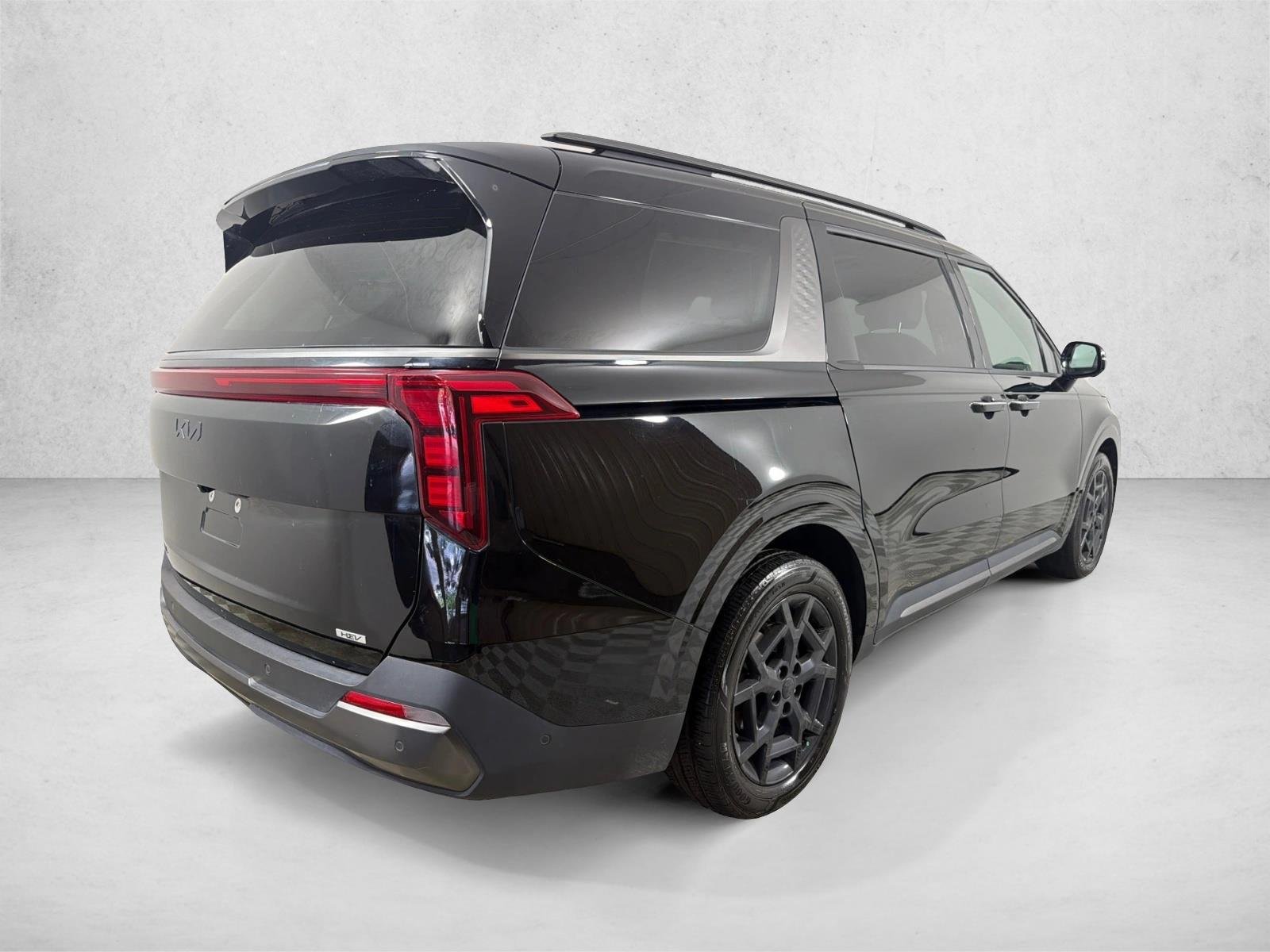 Used 2025 Aurora Black Pearl Kia SX image 5