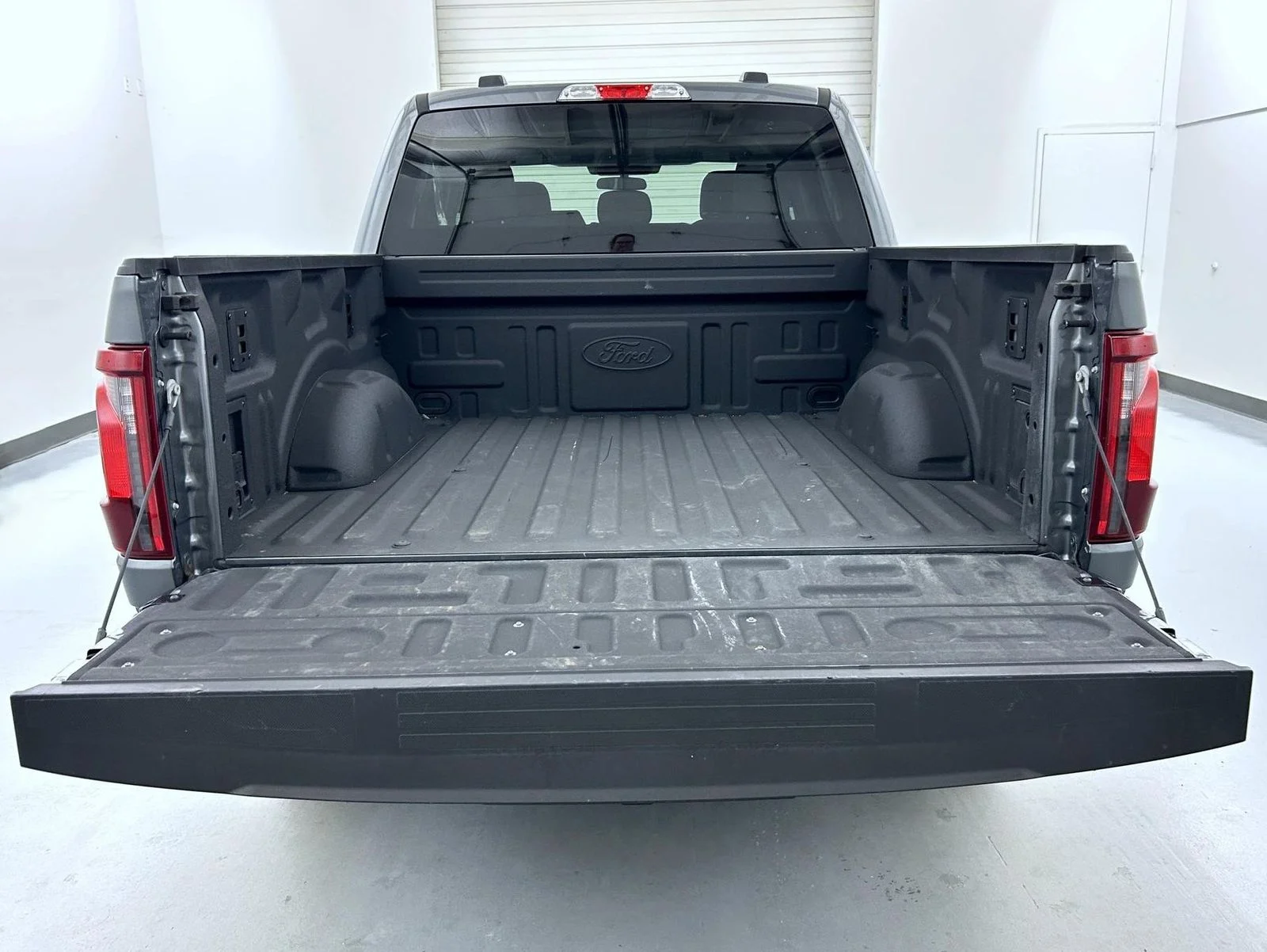 Used 2025 Gray Ford XLT image 22