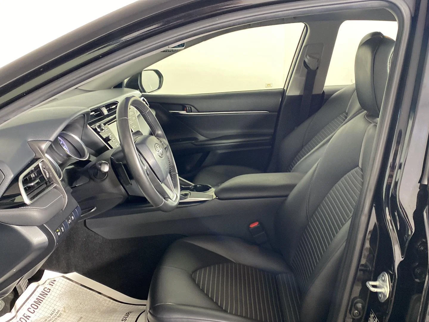 Used 2018 Midnight Black Metallic Toyota SE image 23